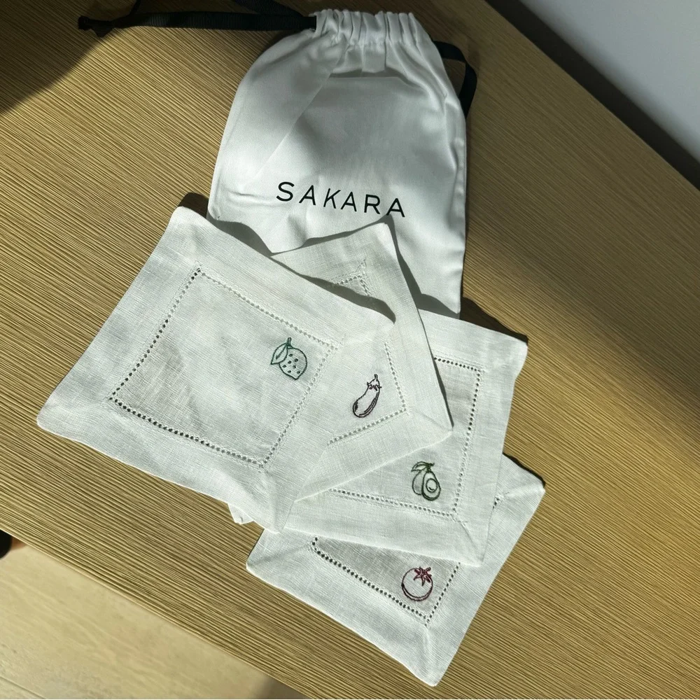 Sakara White Linen Cocktail Napkins with Fruit & Veggie Embroidery (Set of 4) - Picture 2 of 2